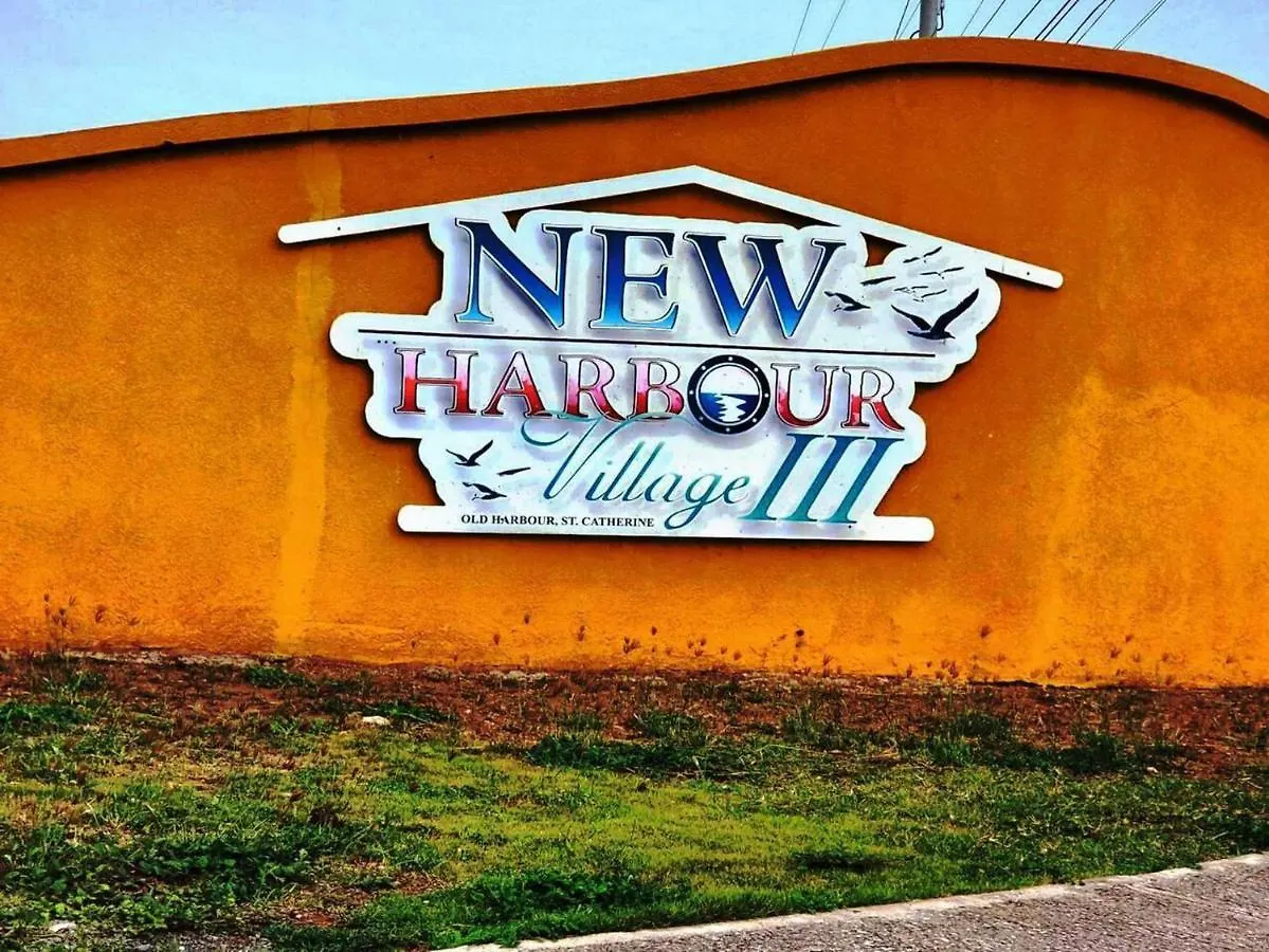 Beautiful 1-Bed House In New Harbour Village 3 Old Harbour St Catherine Jamaica Secured Gated Community בית נופש